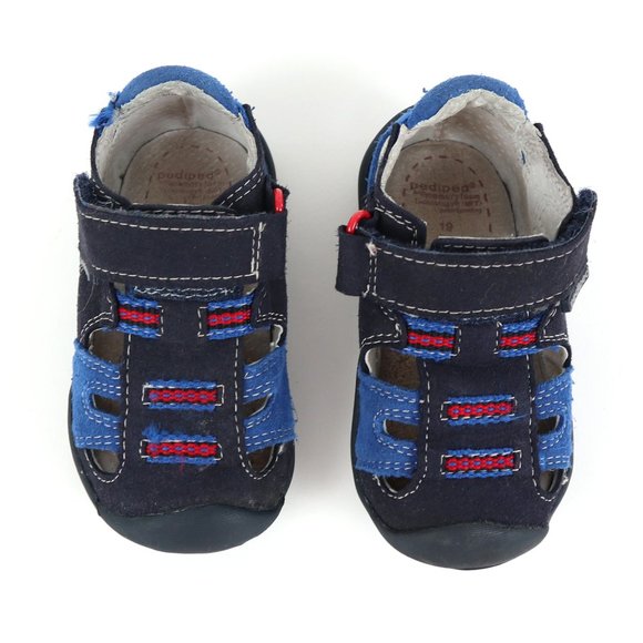 PEDIPED sandals, boy's size 4 - 4.5 - Picture 2 of 5